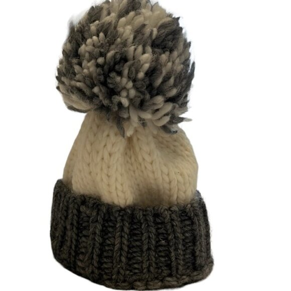 Helene Berman London knitted hat with gorgeous, large pom-pom. - Picture 6 of 8